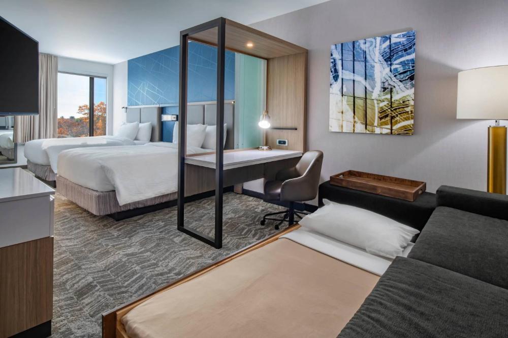 Queen Suite with Trundle Bed - Hearing Accessible interior